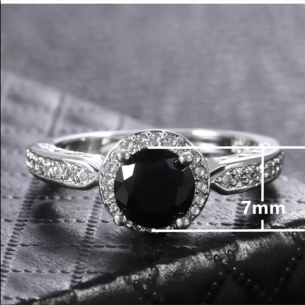 *NEW*925 Sterling Silver Round Cut Sapphire Ring - Picture 5 of 7